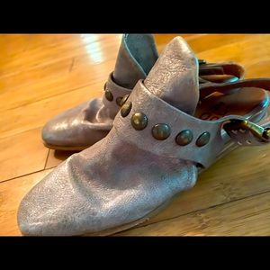 Stud-Accent Metallic Pink Women’s Slingback Flats